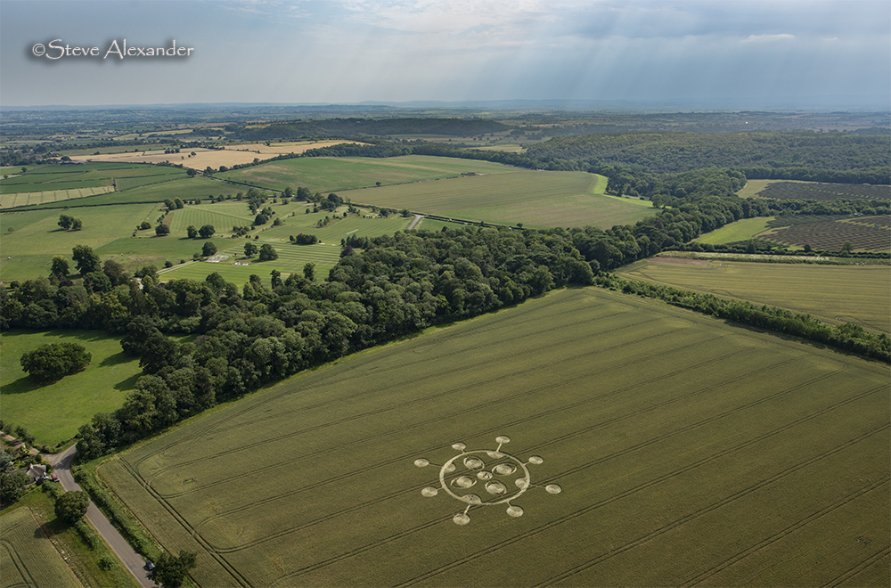 Kornkreis bei Kingweston, Somerset, England, vom 21.6.2026